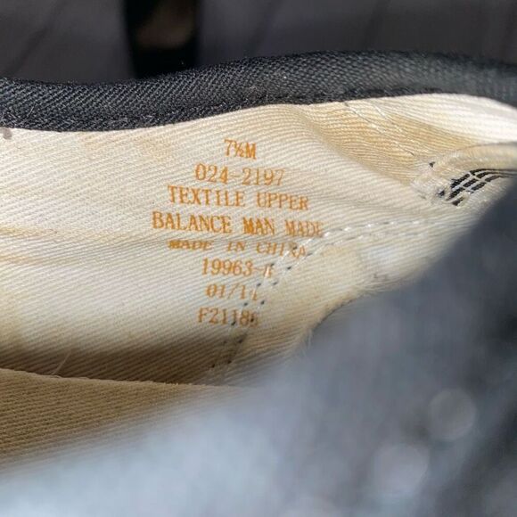 Liz Claiborne slip on canvas shoe black  white soles sz 7.5 - Picture 5 of 6